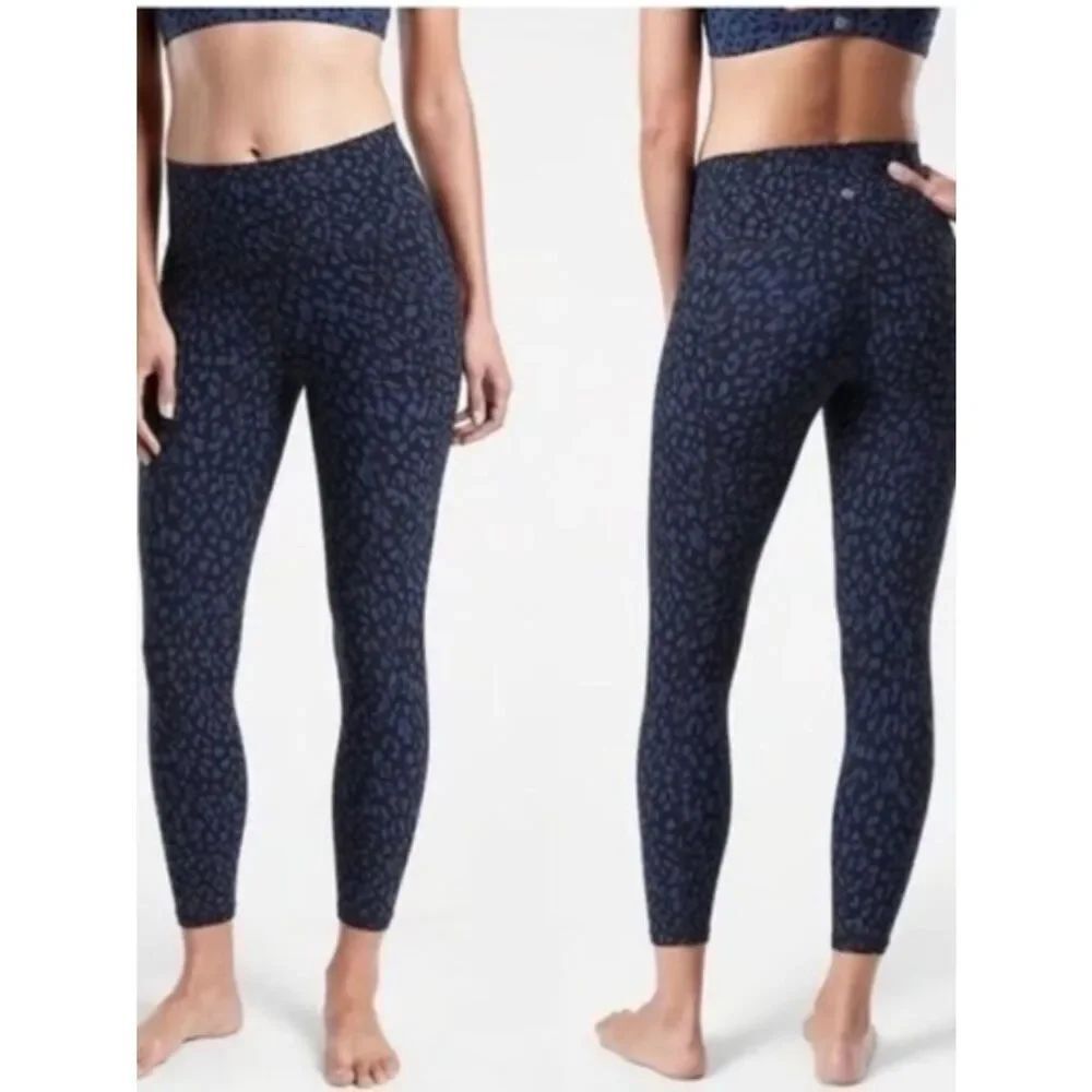 EUC Athleta Salutation Stash Pocket II 7/8 Leggings Blue/Black Leopard XS